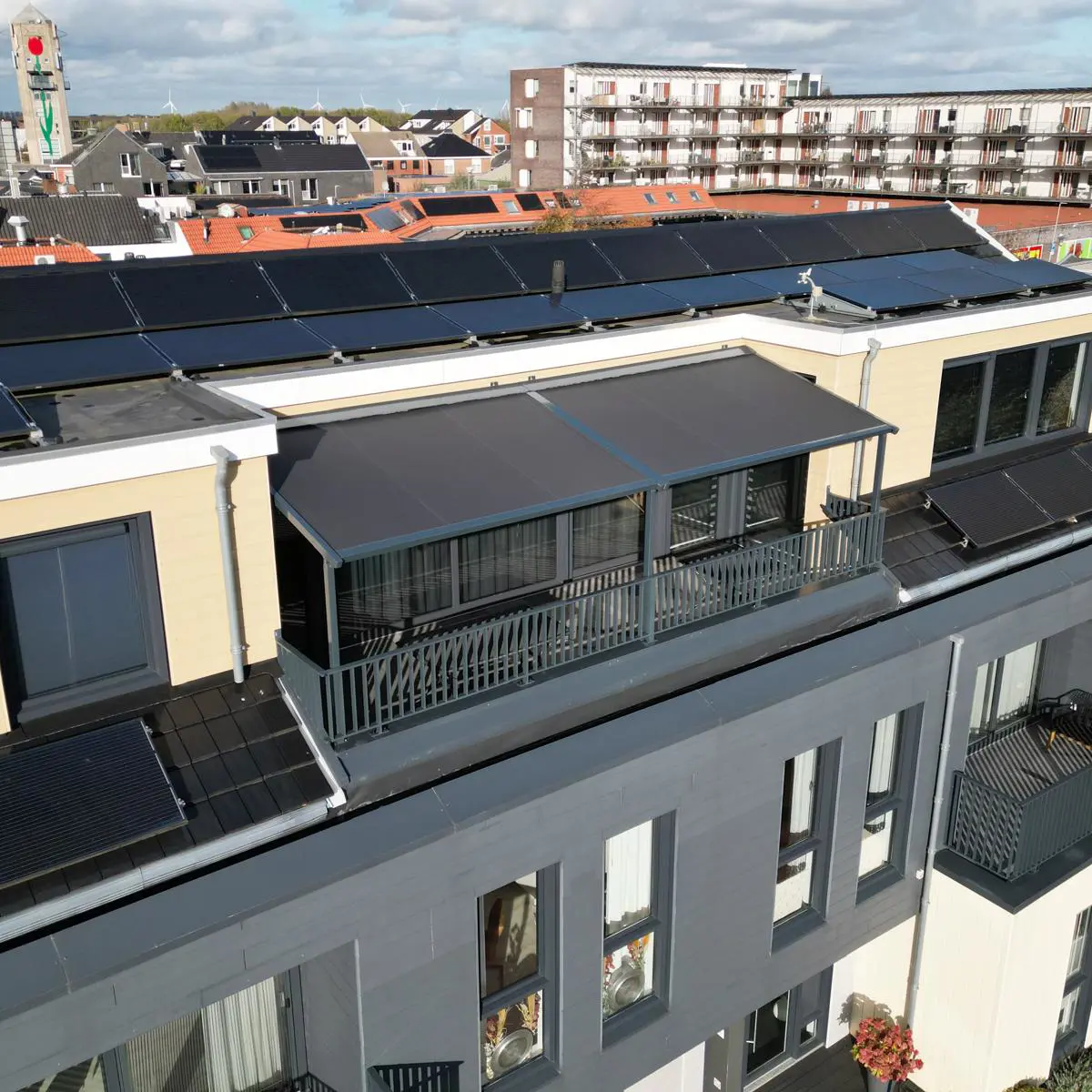 Serre zonnescherm van Klinkende Werken uit Roelofarendsveen